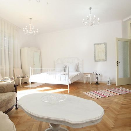 White Opera By Nux Apartment Cluj Napoca Bagian luar foto