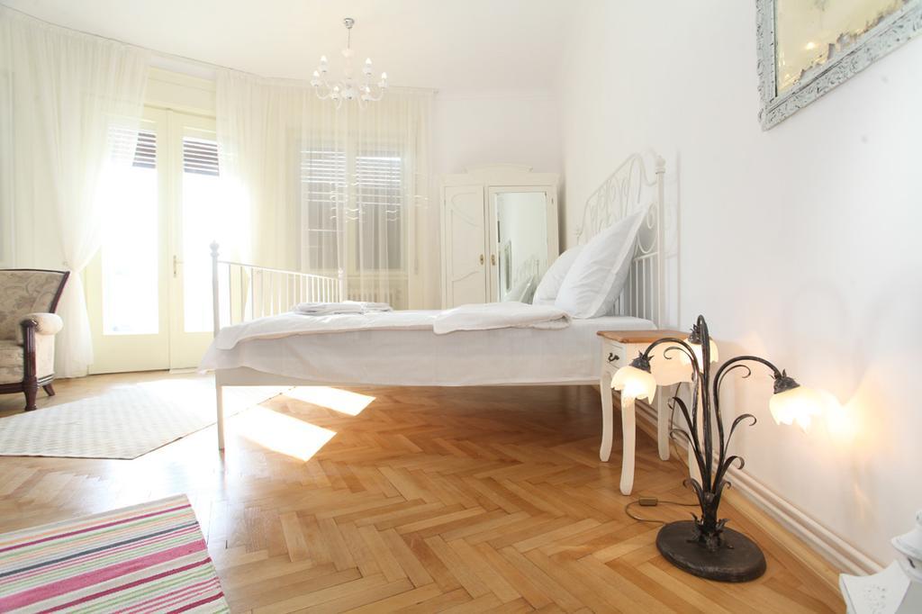 White Opera By Nux Apartment Cluj Napoca Bagian luar foto