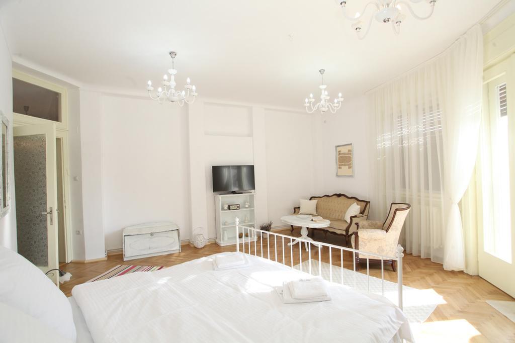 White Opera By Nux Apartment Cluj Napoca Bagian luar foto